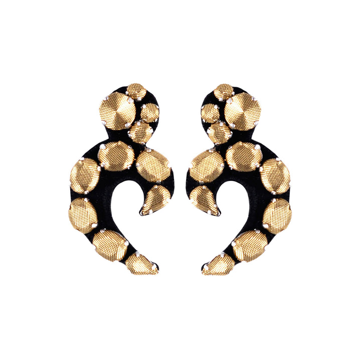 Arabesque gold and black lurex earrings.