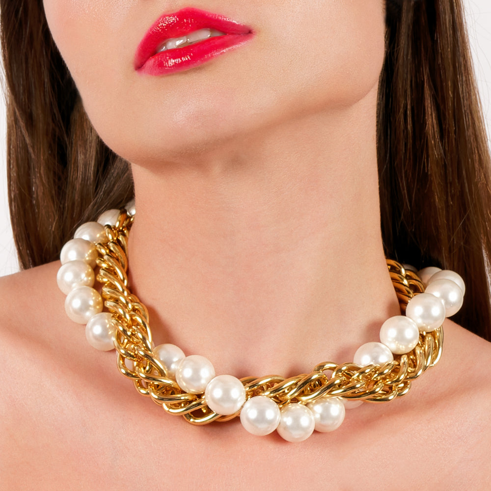 Duo necklace metallic and pearls intertwined on model.