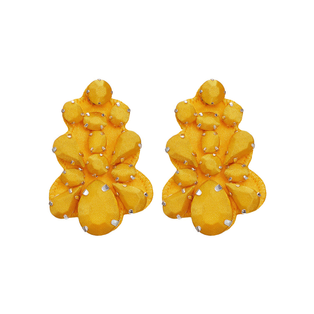 Chandelier earrings yellow silk.