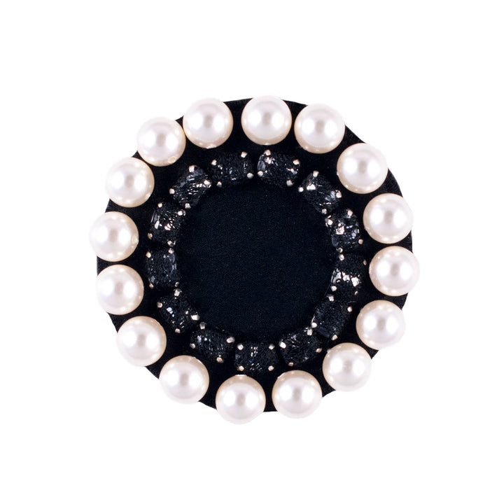 Circle with row of pearls brooch/pendant.