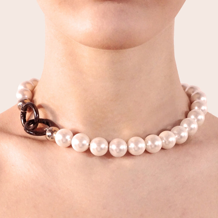 Duo necklace only pearls on model.