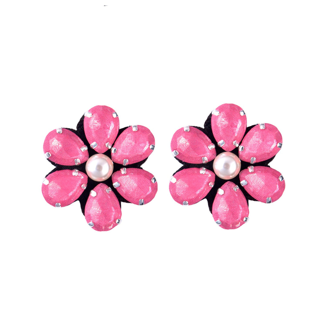Flower earrings pink.
