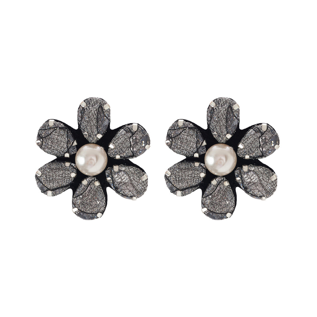 Flower earrings silver lace.