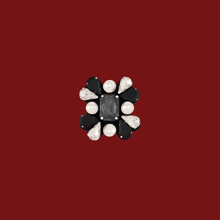 King Pearls Brooch - Festive Edit