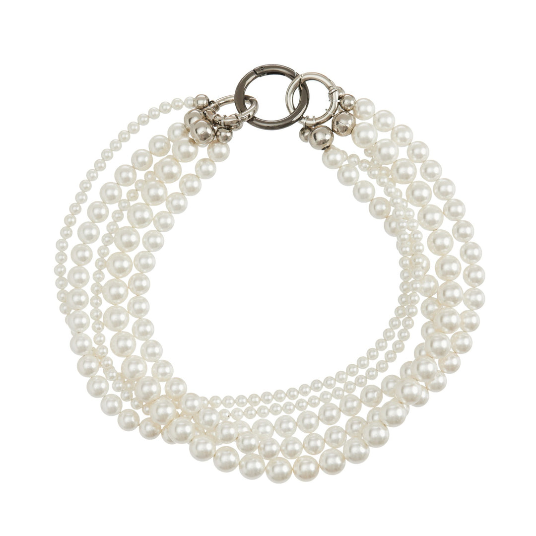 Layered five rows of pearls necklace.