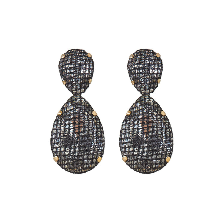 Puzzle earrings black lace net.