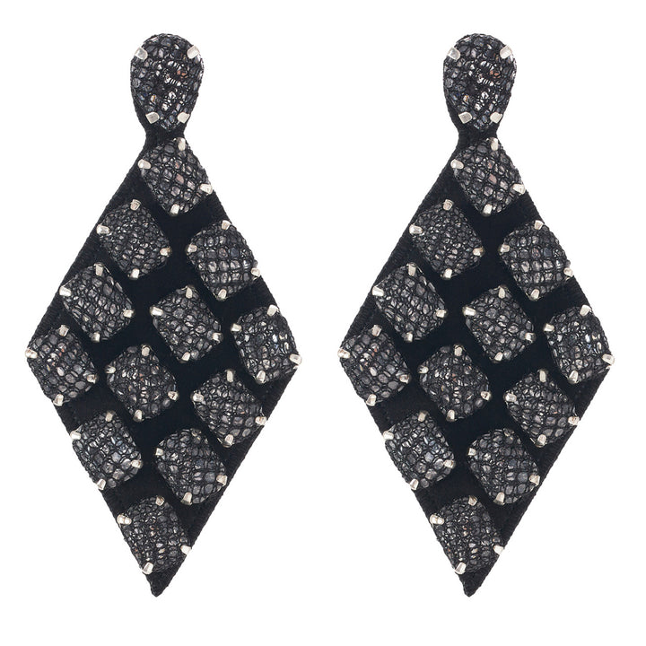 Rhombus earrings black lace net.